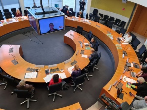 Blick in eine Sitzung mit Sachverständigen des Bundesrats